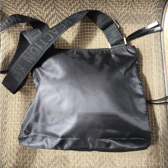 Kenneth Cole Reaction Black Nylon Messenger Shoulder Bag - Picture 2 of 10